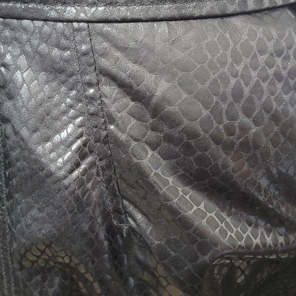 Chicos Womens Black Faux Snakeskin Zip Up & Snap w/ Belt Size 2 (Large) #521 - Picture 9 of 12
